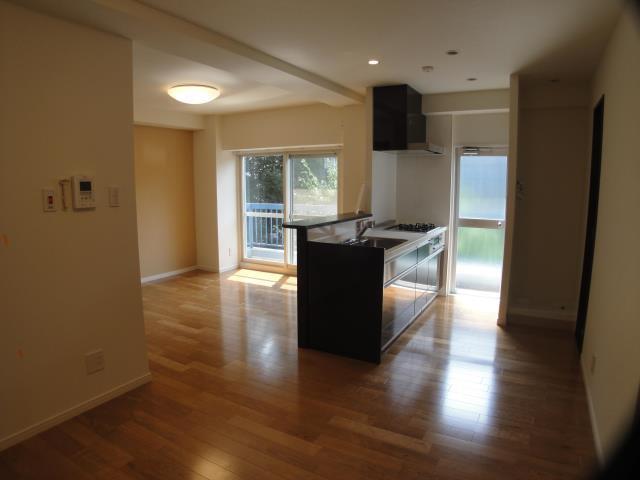 Same specifications photos (living)