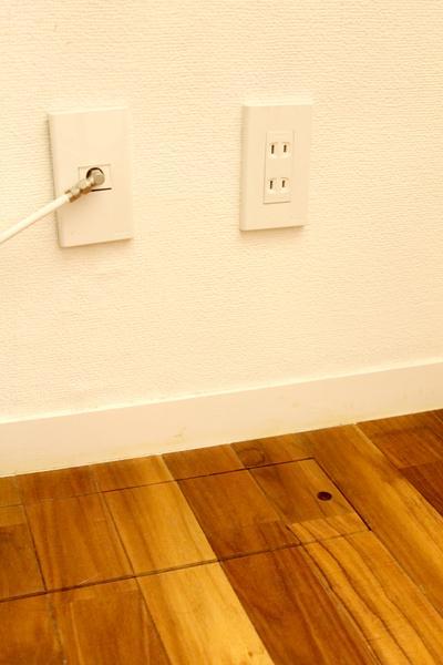 Other. Code under the floor ・ You Shimae the wiring such