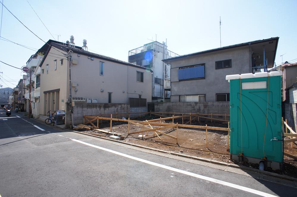 Local photos, including front road. Local (September 2013) Shooting