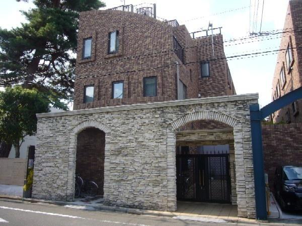 Local appearance photo. With private parking.