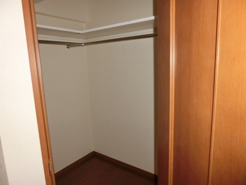 Receipt. Walk-in closet