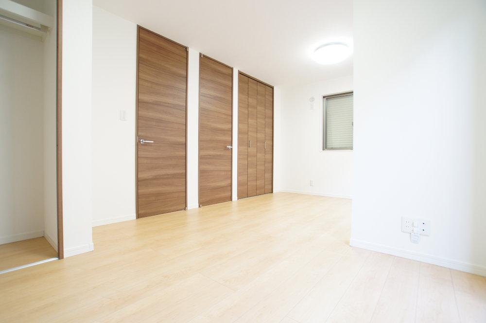 Non-living room. It will be the living room. 