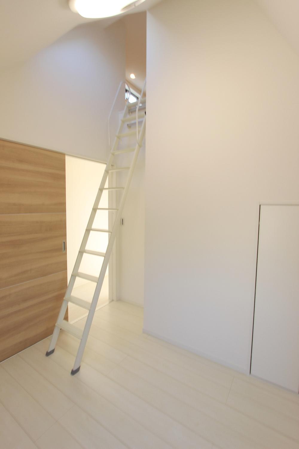 Non-living room. Room with a loft. Staircase is propped!