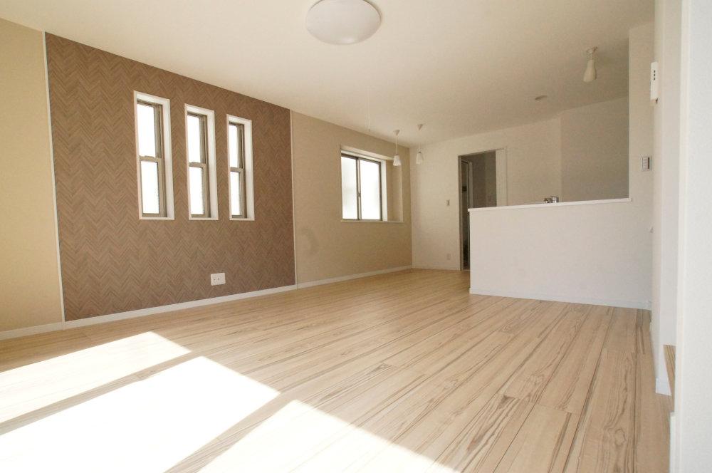 Living. It will be south-facing living room. Day is good.