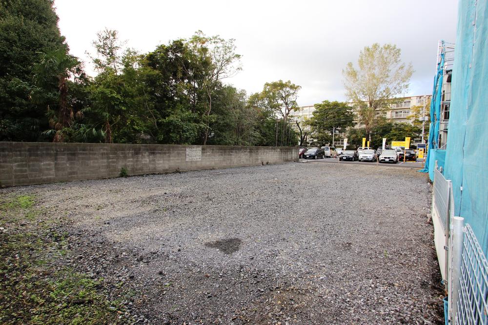 Local land photo. Is a vacant lot. 