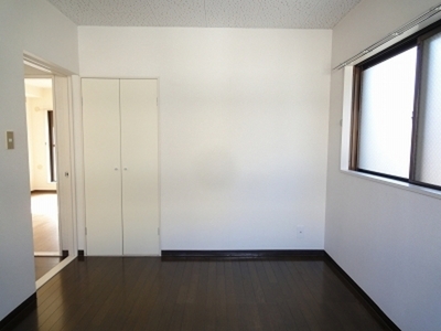 Living and room. Storage 0.5 Pledge minute