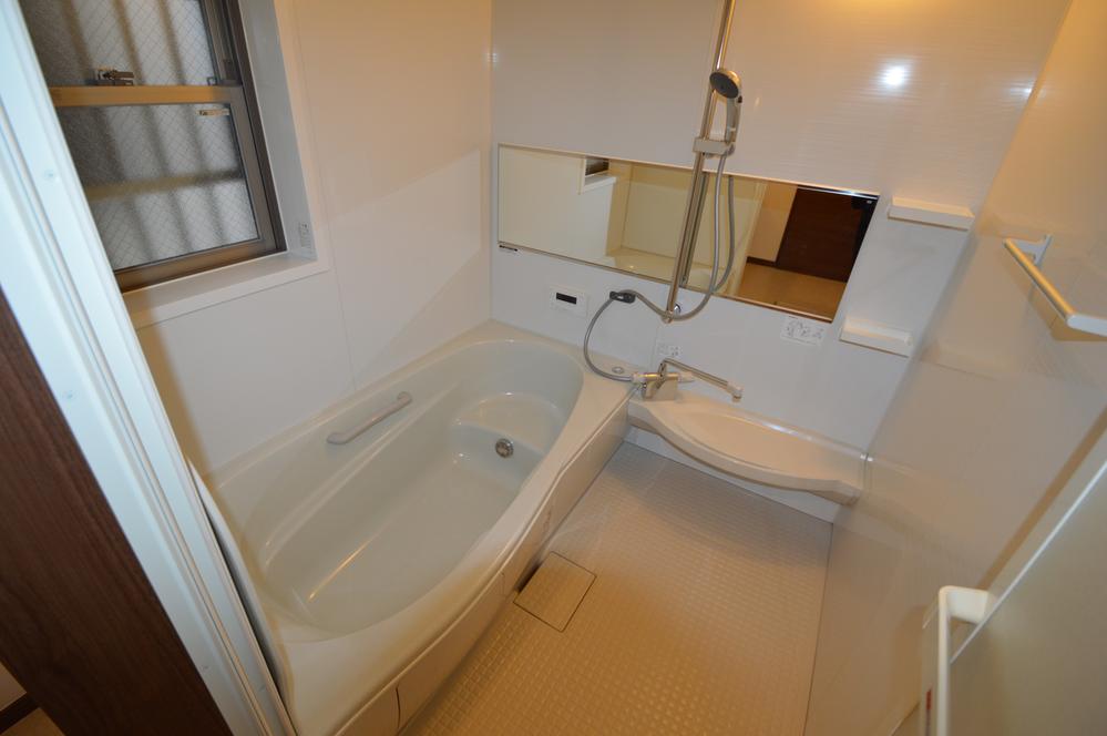 Bathroom. Indoor (11 May 2013) Shooting