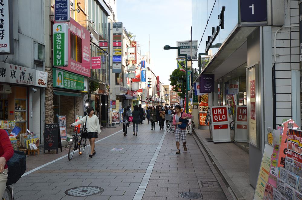 Streets around. 500m to Jiyugaoka shopping street