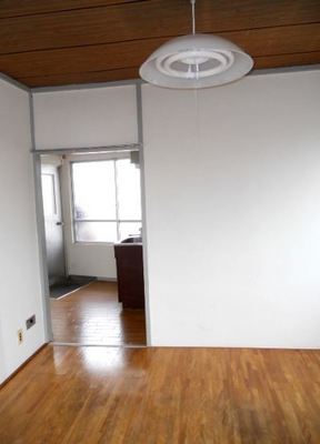 Other room space. Design Corner room three-sided lighting