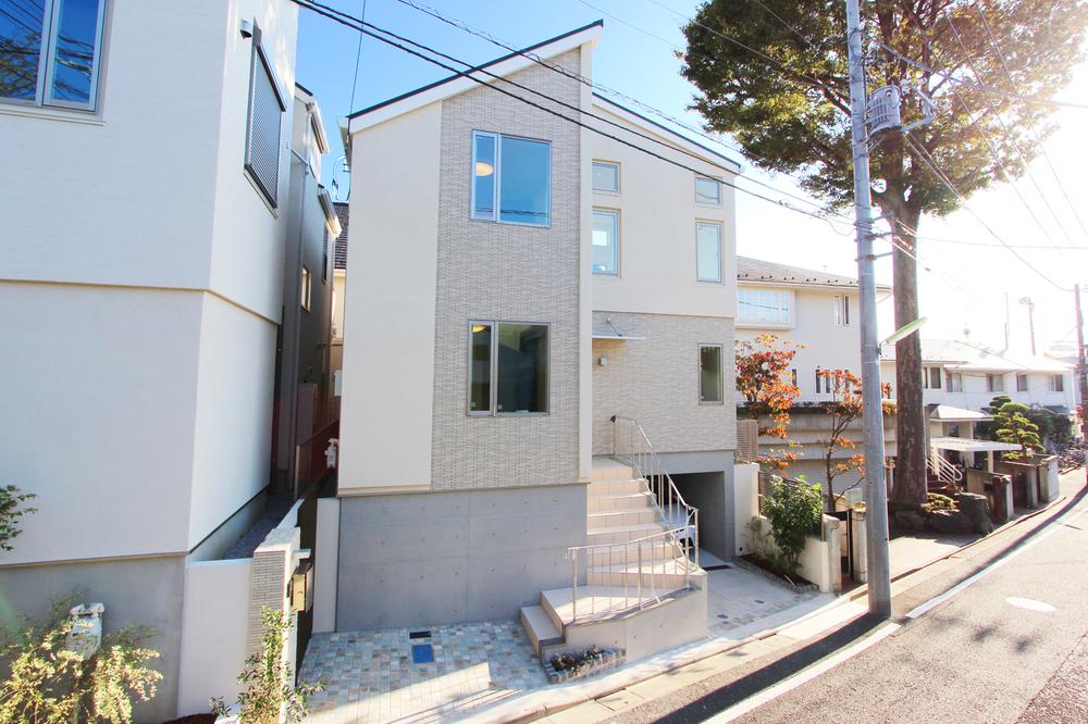 Local photos, including front road. Housing that lead to human and Welcome to the wide frontage Hayate about 9.7M home.