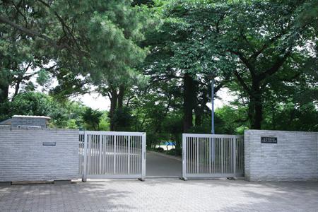 Junior high school. Tokyogakugeidai 510m until comes Setagaya junior high school