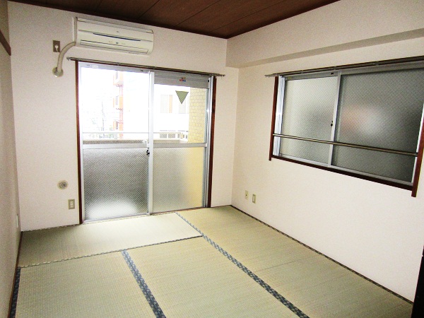 Living and room. Japanese-style room 6 quires