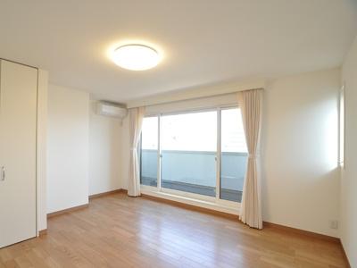 Non-living room. Indoor (March 2013) Shooting