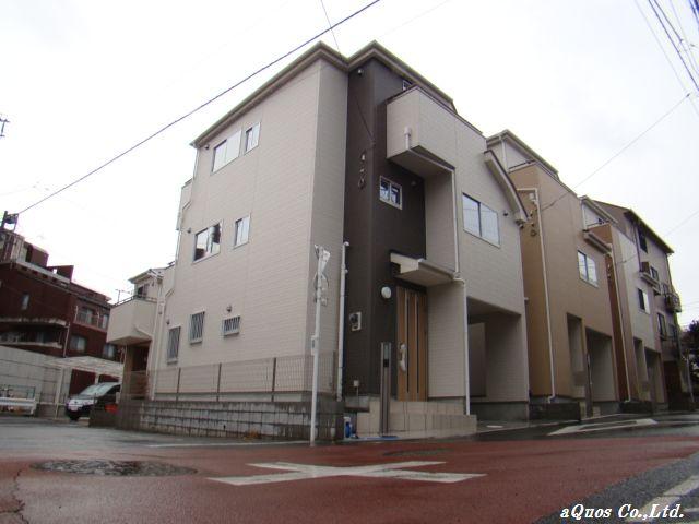 Local appearance photo. Local (12 May 2013) Shooting