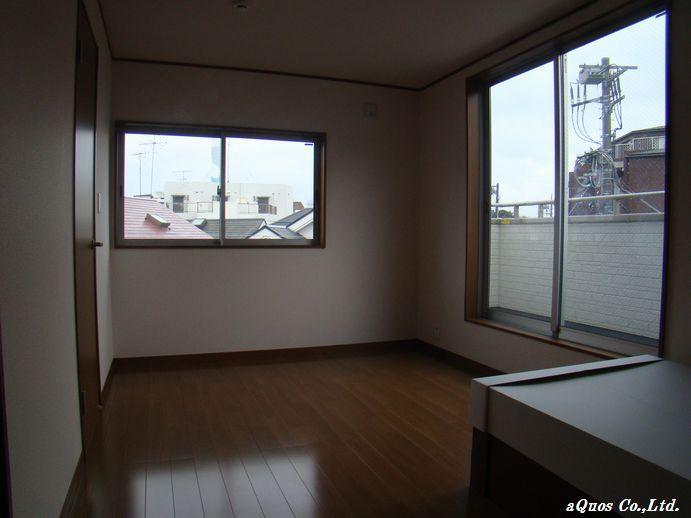 Non-living room. Indoor (12 May 2013) Shooting