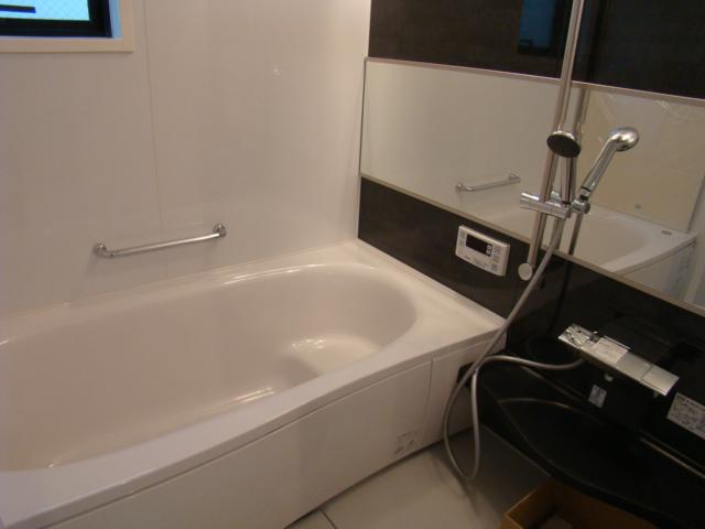 Same specifications photo (bathroom). Same specifications