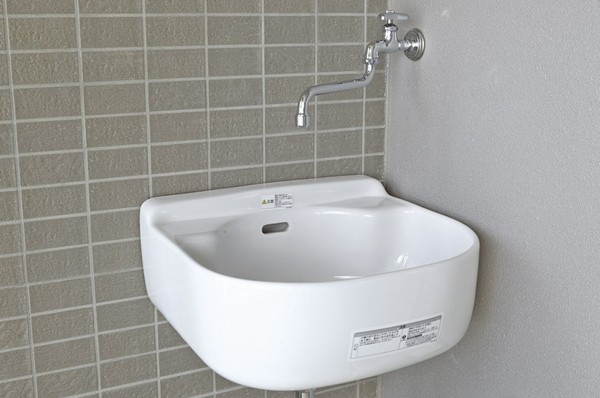  [Slop sink] This is useful when gardening or cleaning