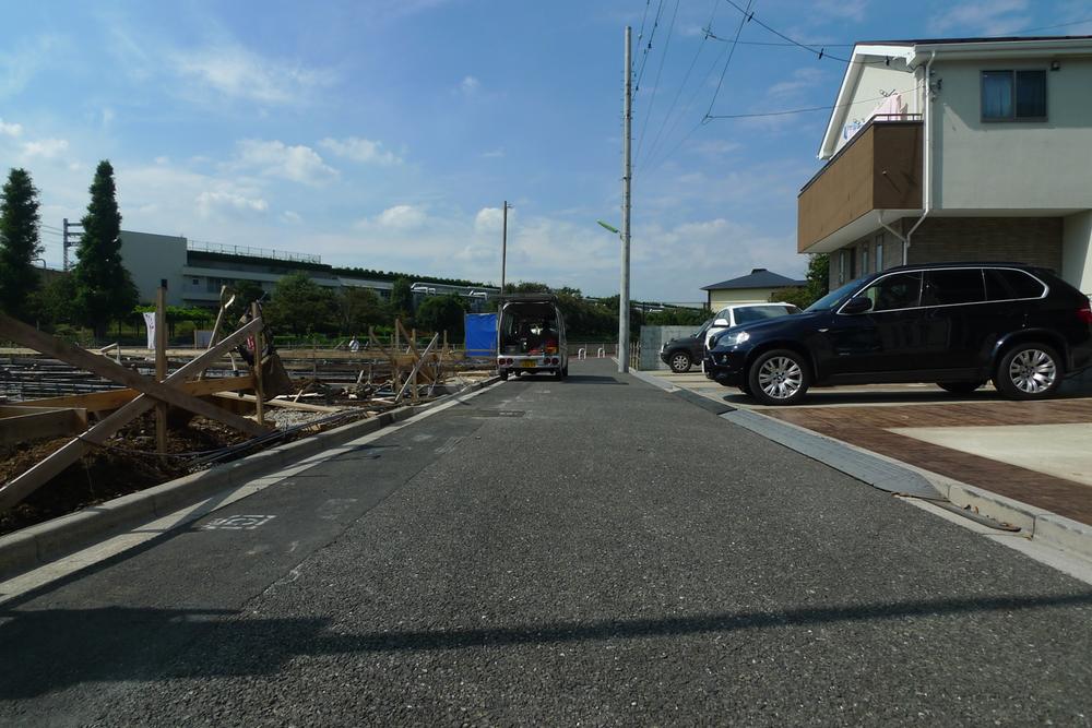 Local photos, including front road. Local (10 May 2013) Shooting