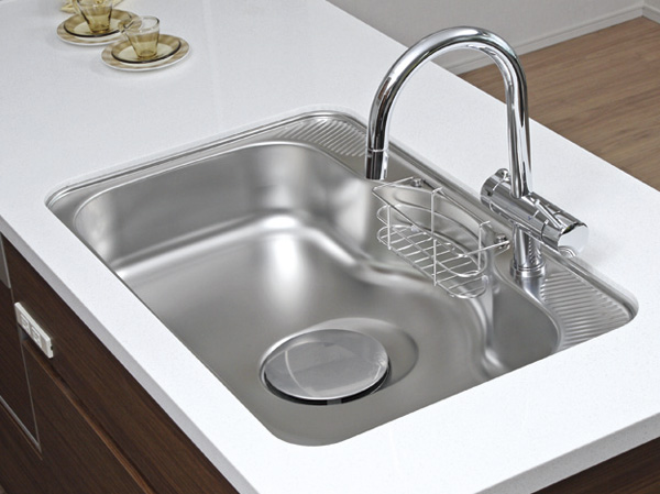 Kitchen.  [Quiet & wide sink] Easy to wash wide size is also a large pot, such as wok. It is quiet specification to reduce the sound of the water wings.