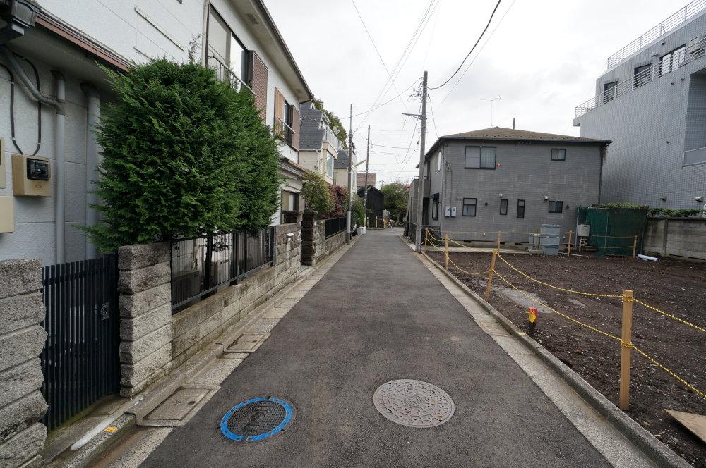 Local photos, including front road. It has taken since put the front position designated road. Children are safe because it does not come contain only resident.