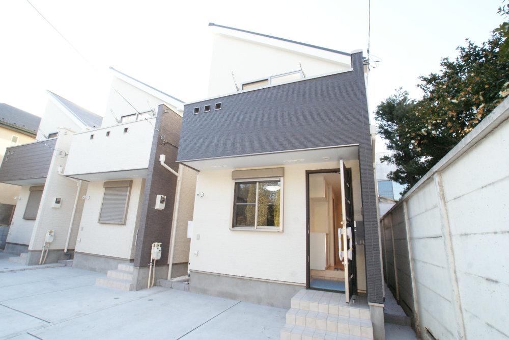 Same specifications photos (appearance). Newly built single-family Setagaya Minamikarasuyama 4-chome. Now all three buildings remaining two buildings. This photo will be in construction cases. Because there is the scene in which to complete that as construction example to your local, Please feel free to contact.
