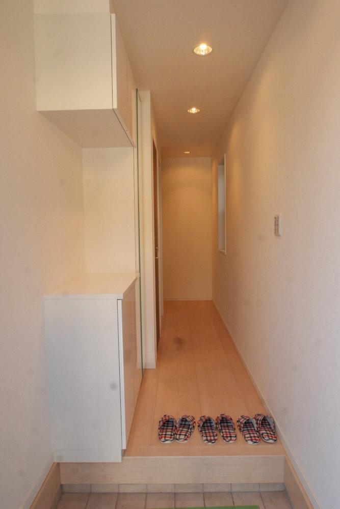 Same specifications photos (Other introspection). It will be the entrance of construction cases. Storage of shoes Please leave.