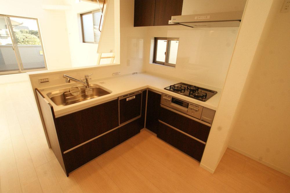 Same specifications photo (kitchen). It will be the construction example of the kitchen. Dishwasher, It will be equipped with a water purifier.