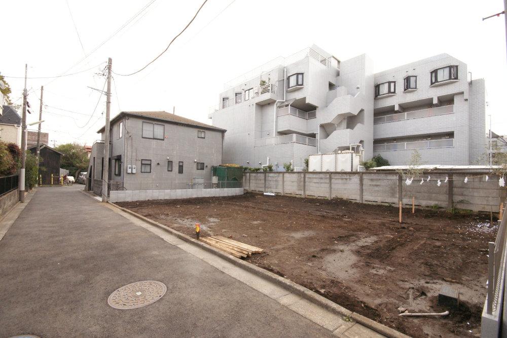 Local appearance photo. The split close to the station, It will be in a green quiet residential area.