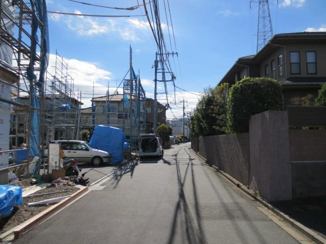 Other local. Local (10 May 2013) shooting front road