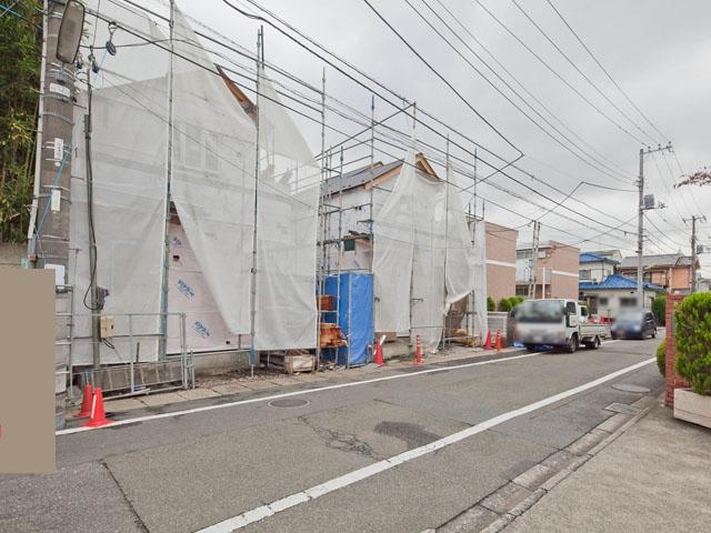 Local appearance photo. Site landscape and contact road situation Under construction