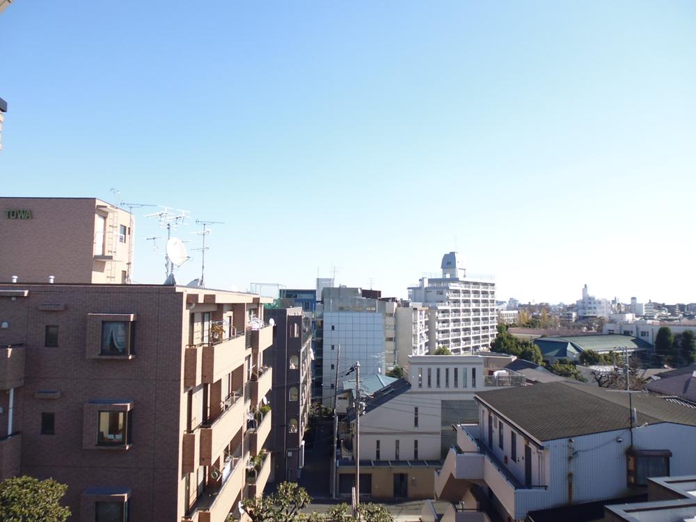 View photos from the dwelling unit. View from the site (December 2013) Shooting