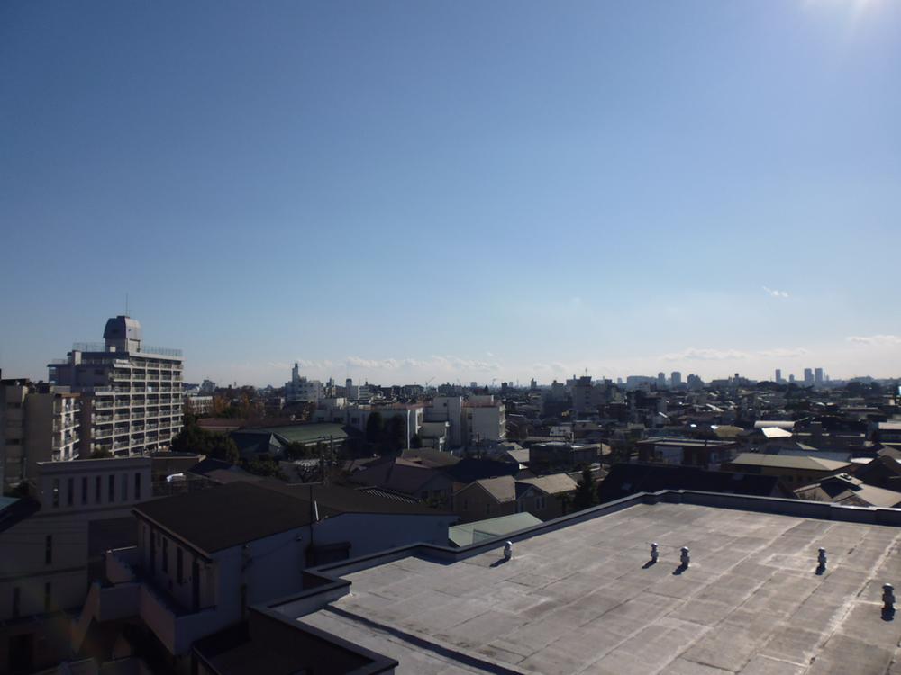 View photos from the dwelling unit. View from the site (December 2013) Shooting