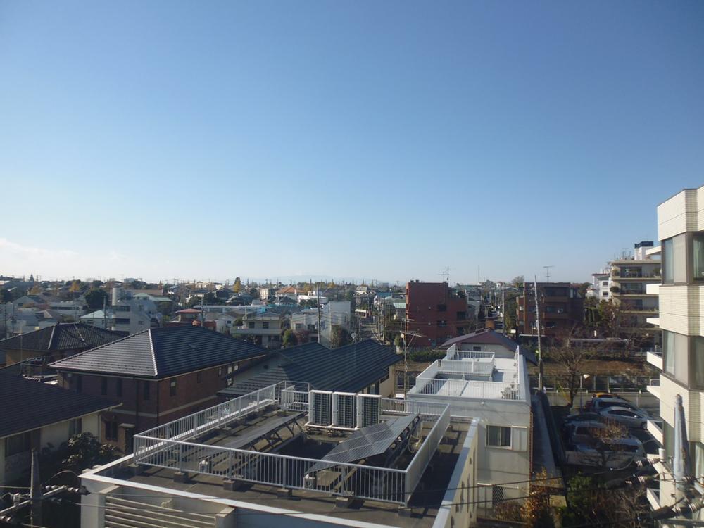 View photos from the dwelling unit. View from the site (December 2013) Shooting