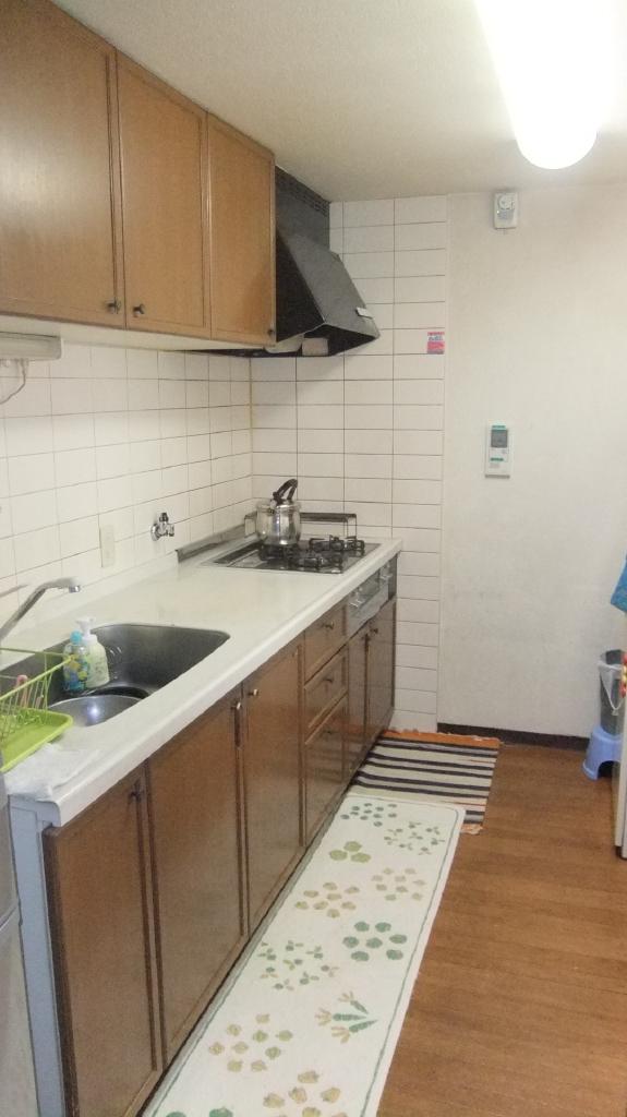 Kitchen. The kitchen is to use many storage easy to make Room (August 2013) Shooting