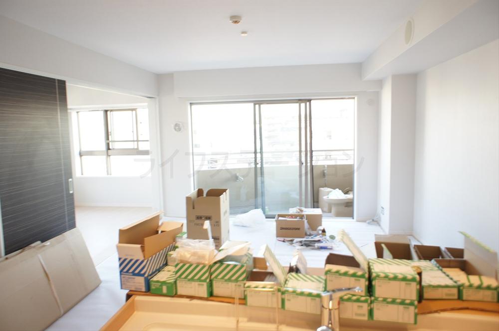 Living. Local (December 2, 2013) Shooting