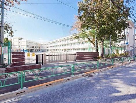 Primary school. 462m to Setagaya Ward Akatsutsumi Elementary School