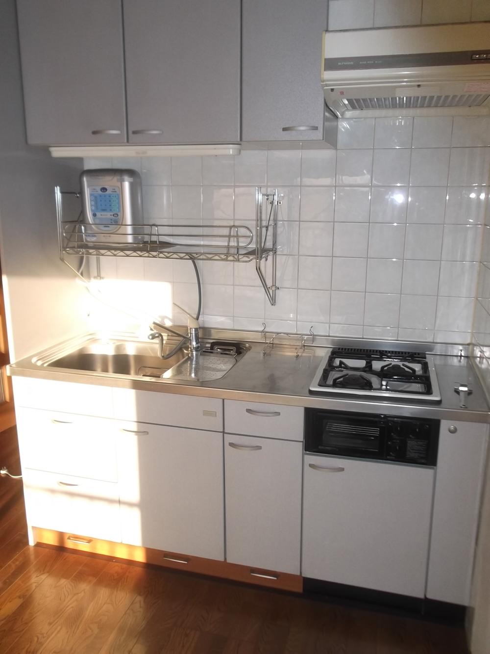 Kitchen. Indoor (12 May 2013) Shooting