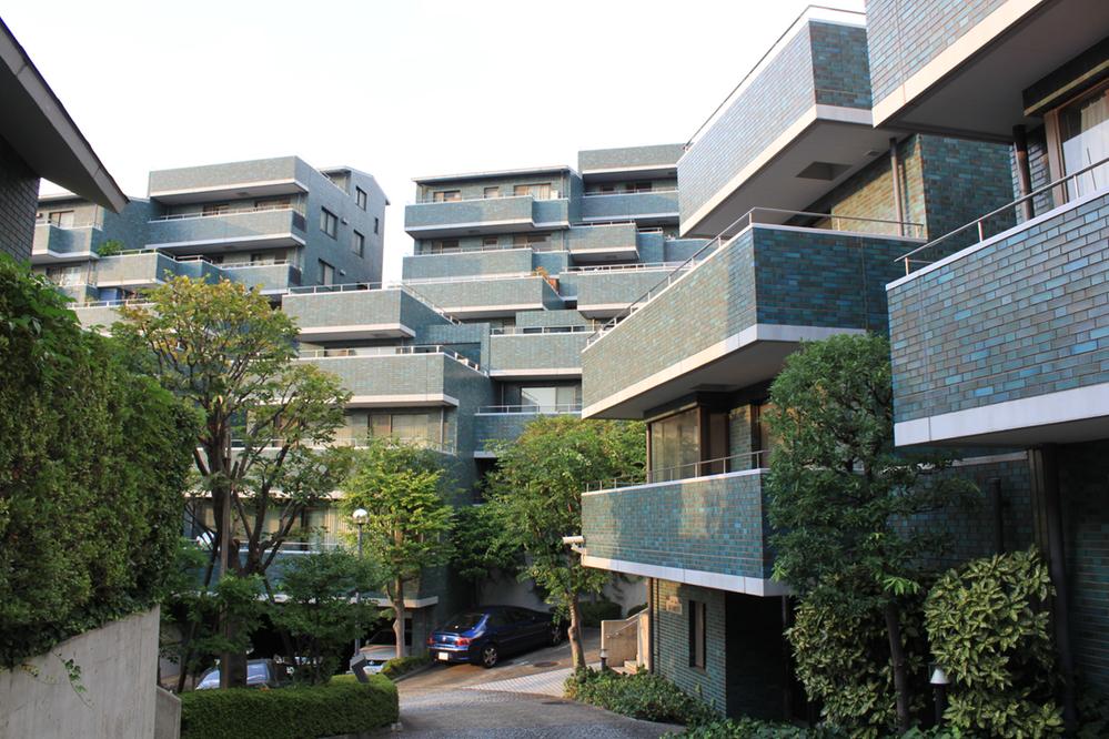 Local appearance photo. Local (10 May 2013) Shooting