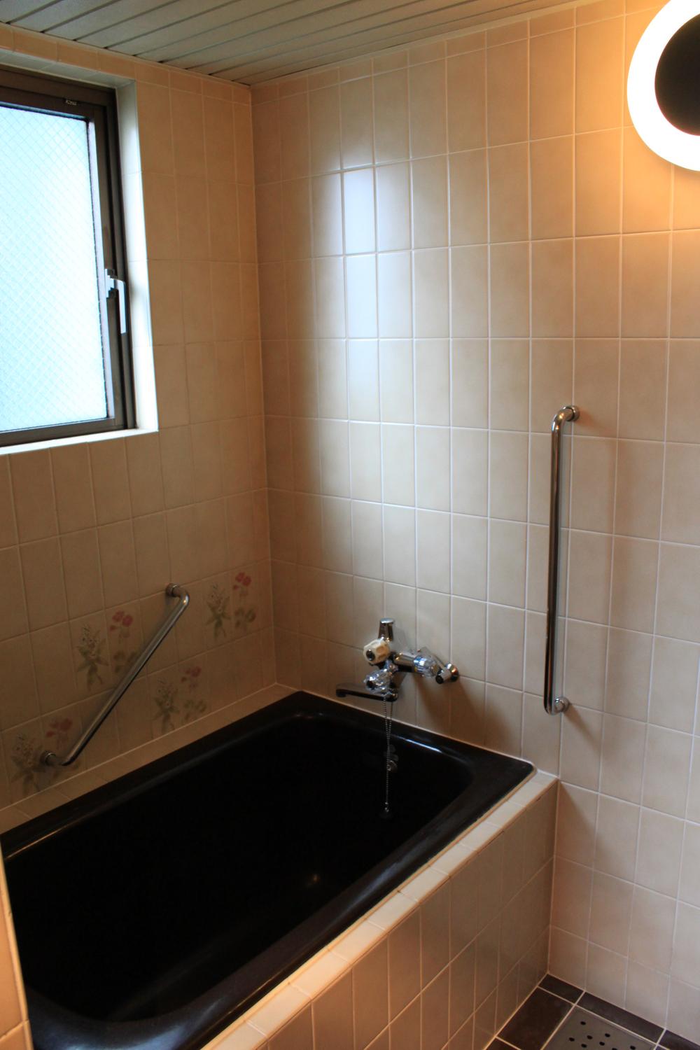 Bathroom. Indoor (10 May 2013) Shooting