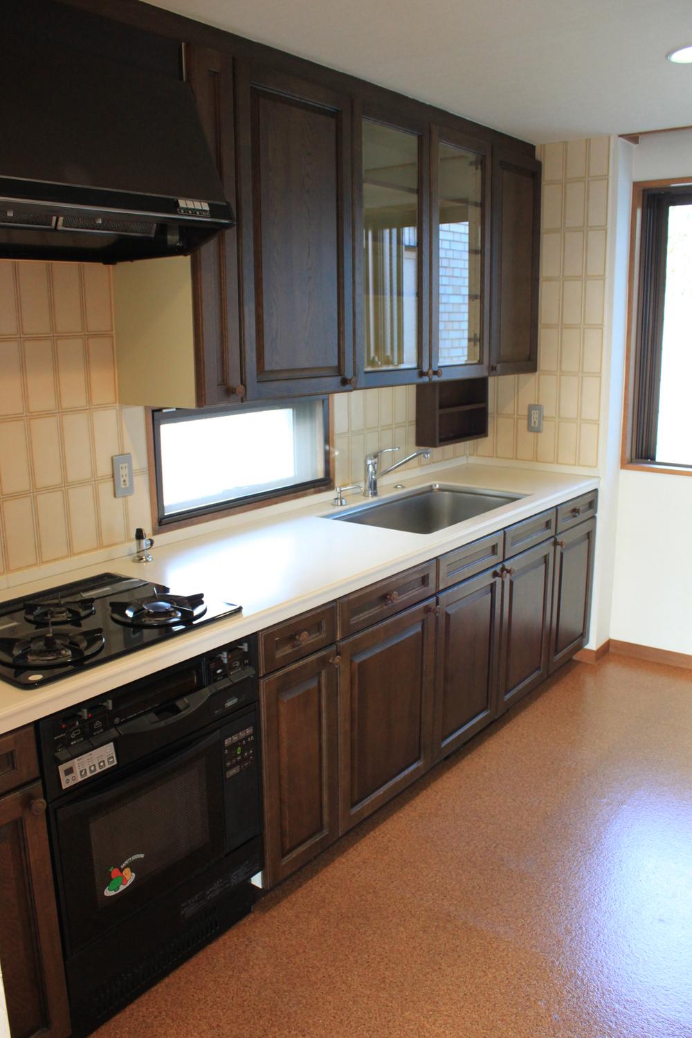 Kitchen. View from the site (October 2013) Shooting