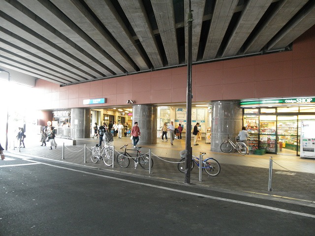 Other. Gōtokuji Station