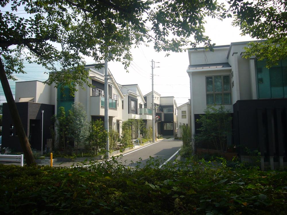 Local appearance photo. Local (September, 25 years) from the shooting left I Building (sales already dwelling unit) ・ H Building (This selling dwelling unit) ・ G Building (sale completed dwelling unit)