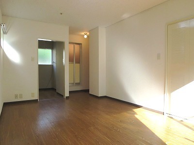 Living and room. Western-style 8 pledge