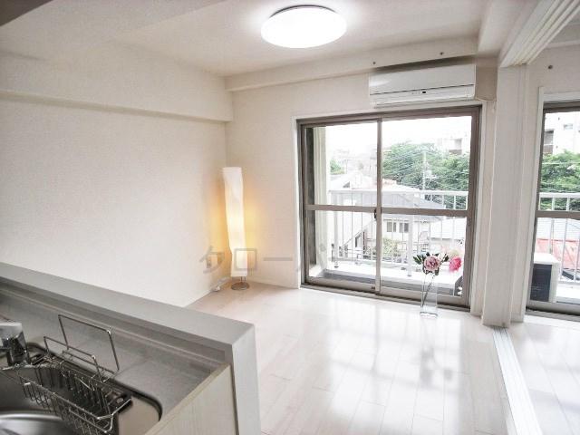 Living. Living from the kitchen