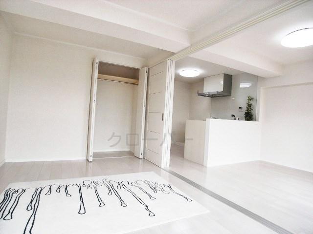 Non-living room. Living and Western