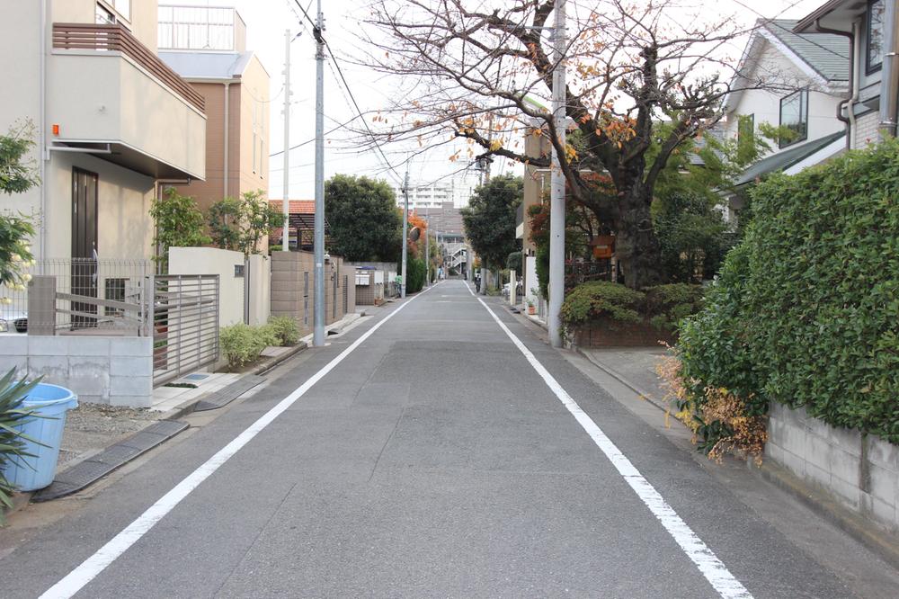 Local photos, including front road. Local (12 May 2013) Shooting