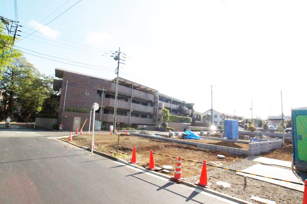 Local appearance photo. Beautiful cityscape well-equipped surrounding environment