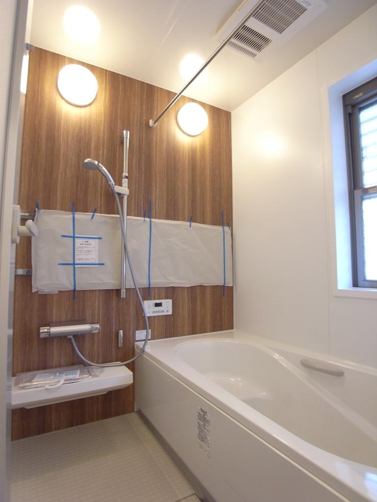 Bathroom. Indoor (11 May 2012) shooting