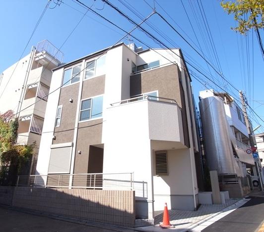 Local appearance photo. Local (11 May 2013) Shooting