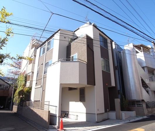 Local appearance photo. Local (11 May 2013) Shooting